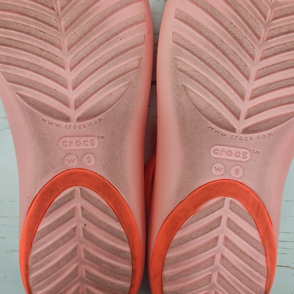 Crocs Serena Embellished Flower Sandals  Womens 9‎ Coral Orange Thong Flip Flop